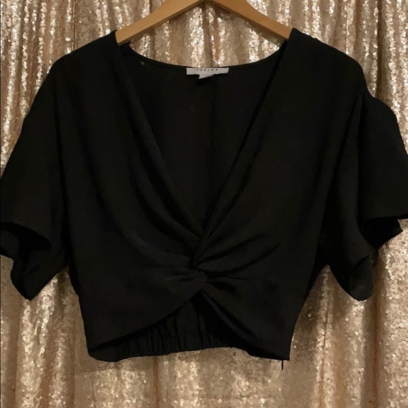 Black low cut twist crop top - Picture 5 of 9